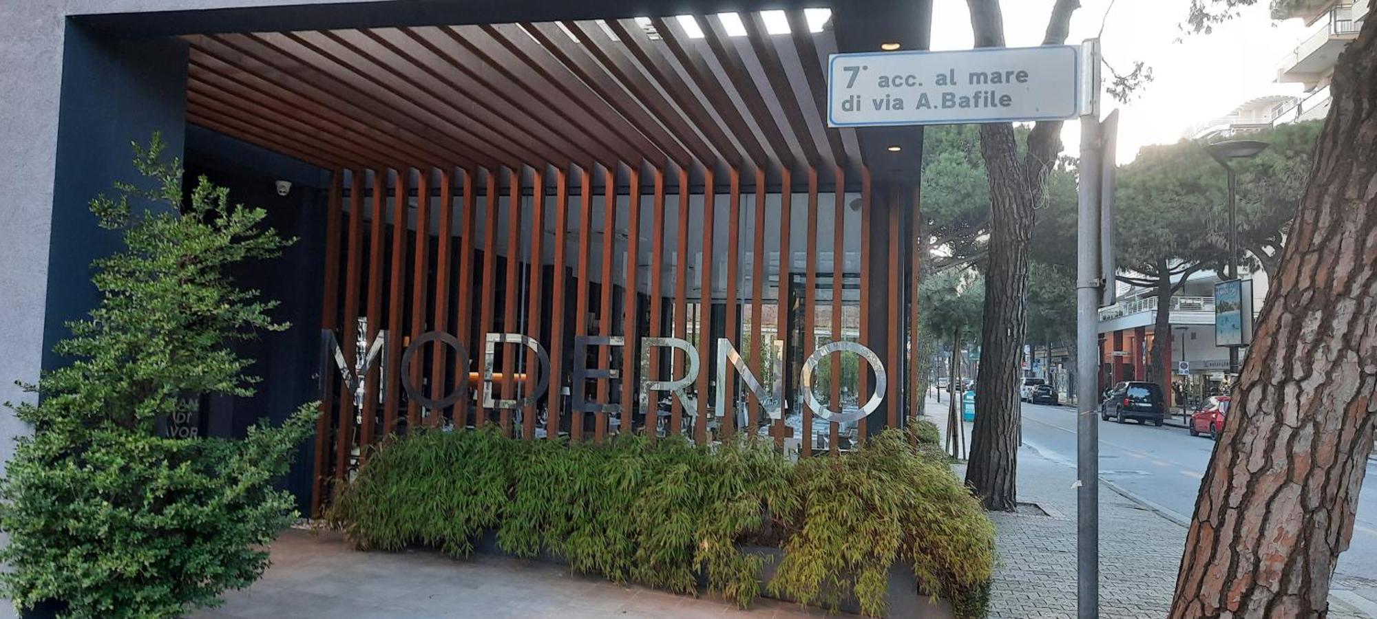 לידו די ג'סולו Hotel Moderno מראה חיצוני תמונה