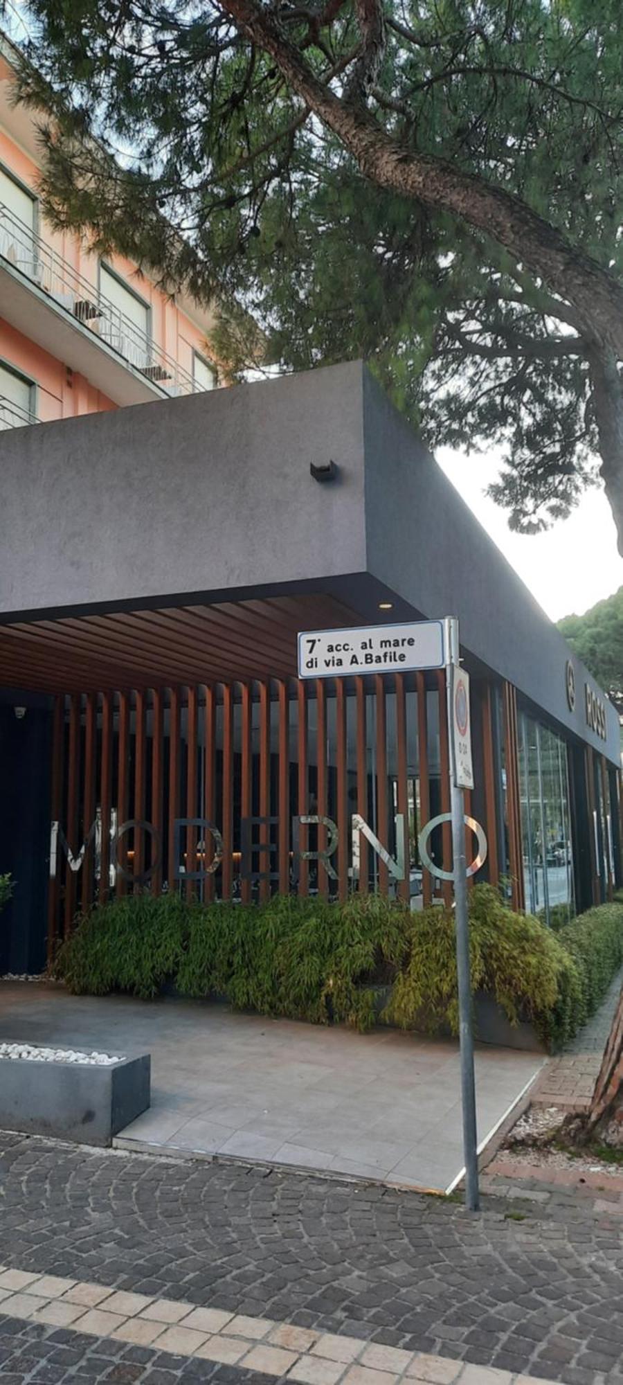 לידו די ג'סולו Hotel Moderno מראה חיצוני תמונה