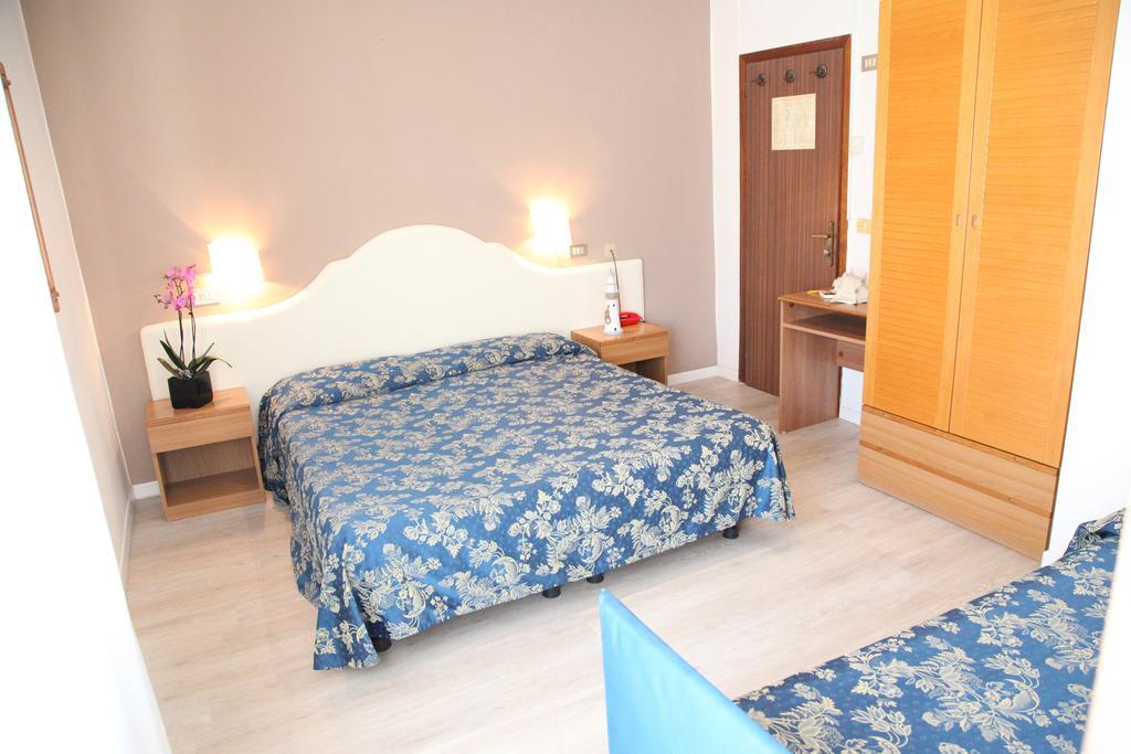 לידו די ג'סולו Hotel Moderno מראה חיצוני תמונה