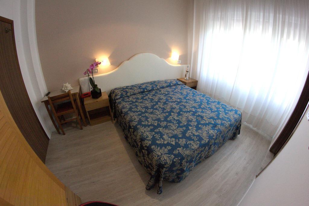 לידו די ג'סולו Hotel Moderno מראה חיצוני תמונה