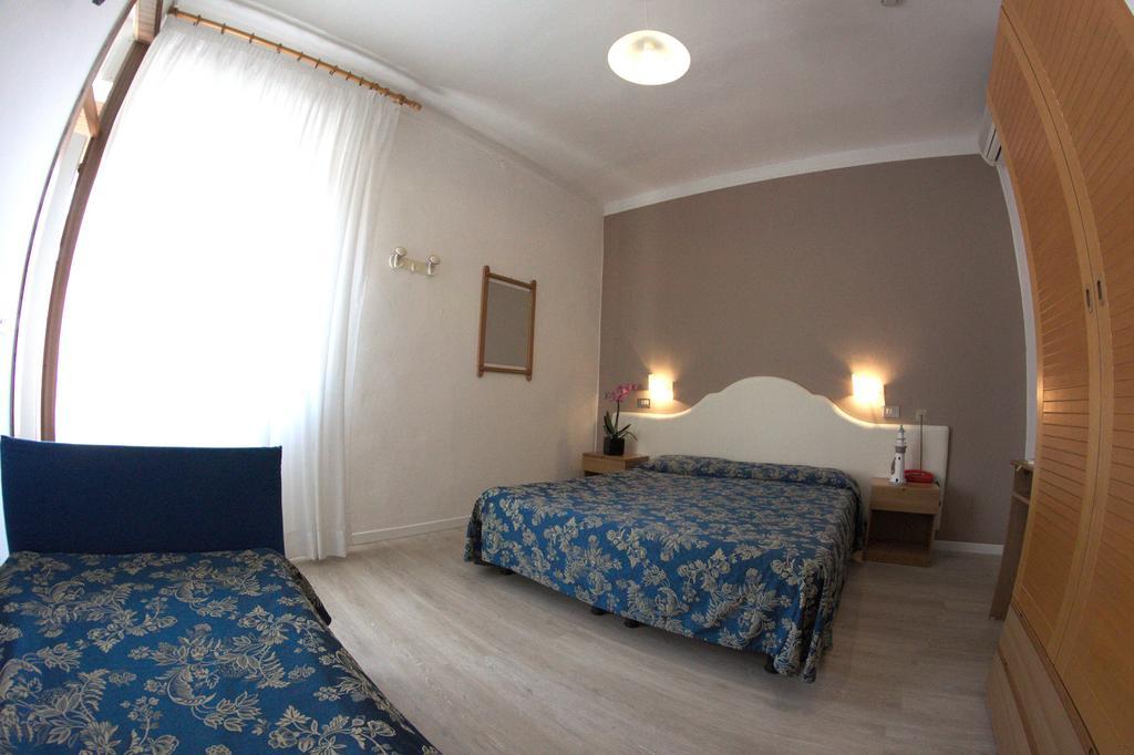 לידו די ג'סולו Hotel Moderno מראה חיצוני תמונה